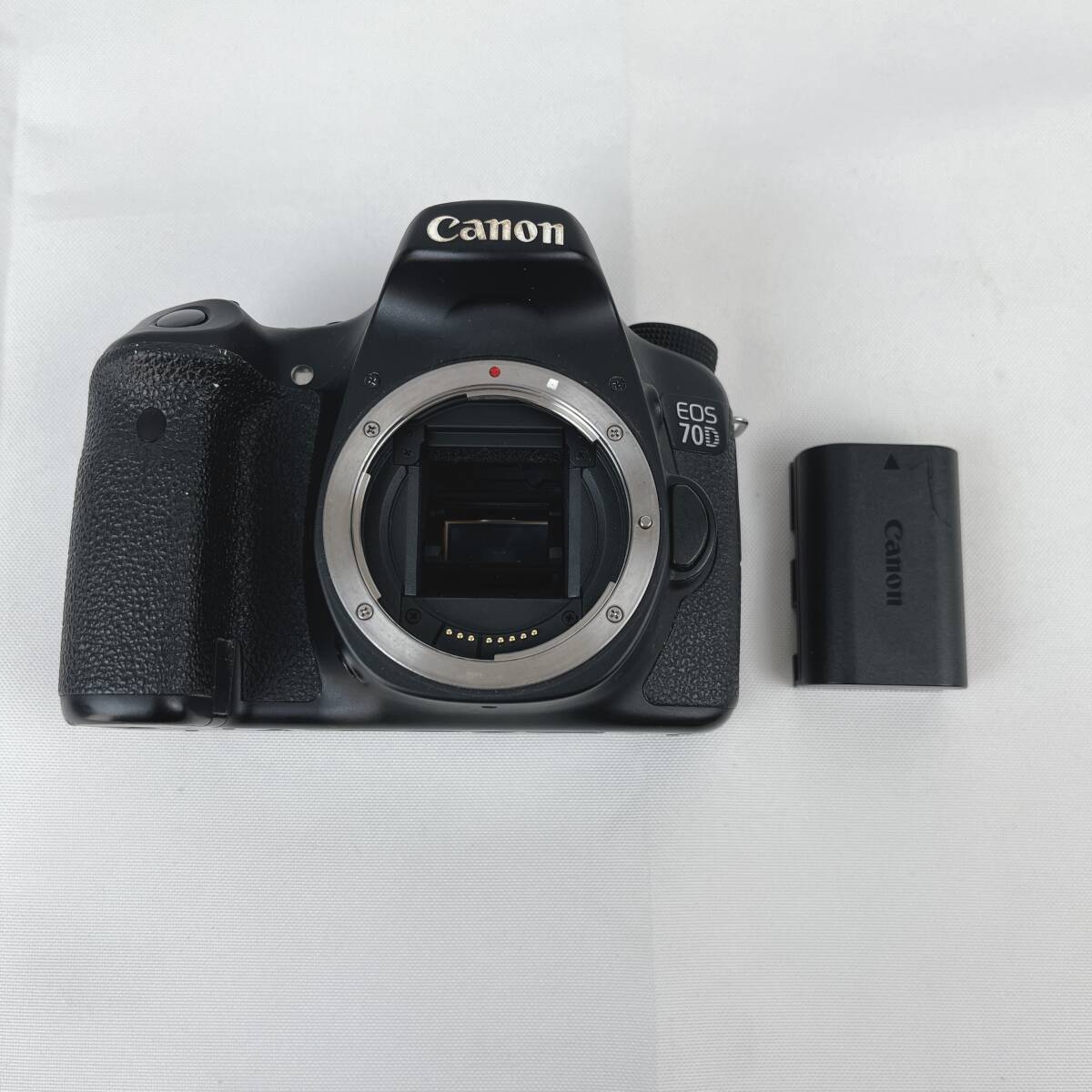 Canon EOS 70D デジタル一眼レフカメラ　ボディ