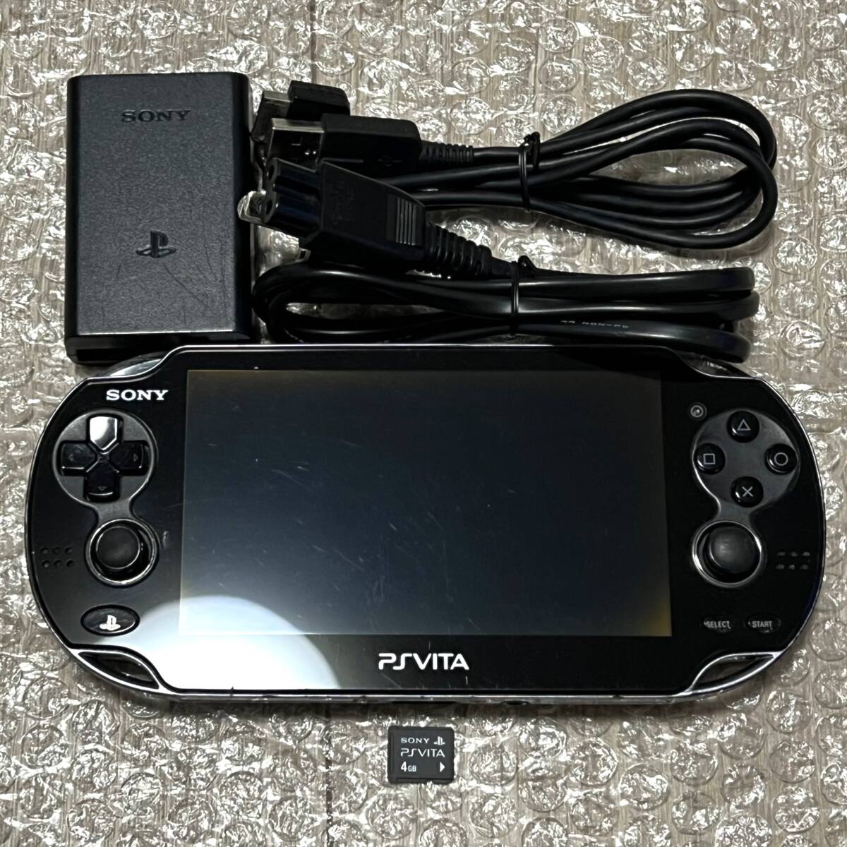 〈動作確認済み〉PS vita PCH -1100 クリスタルブラック 本体 メモリーカード 4GB PlayStation 初期型 有機EL PCH-1000