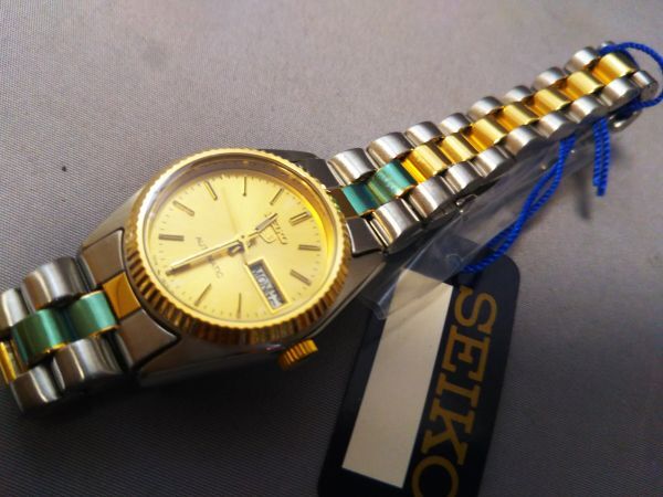 安値スタート！！　新品　セイコー 5 自動巻 海外モデル　SUAA84K 婦人用 日常生活防水 17石 コンビ・金色文字盤　香港組立