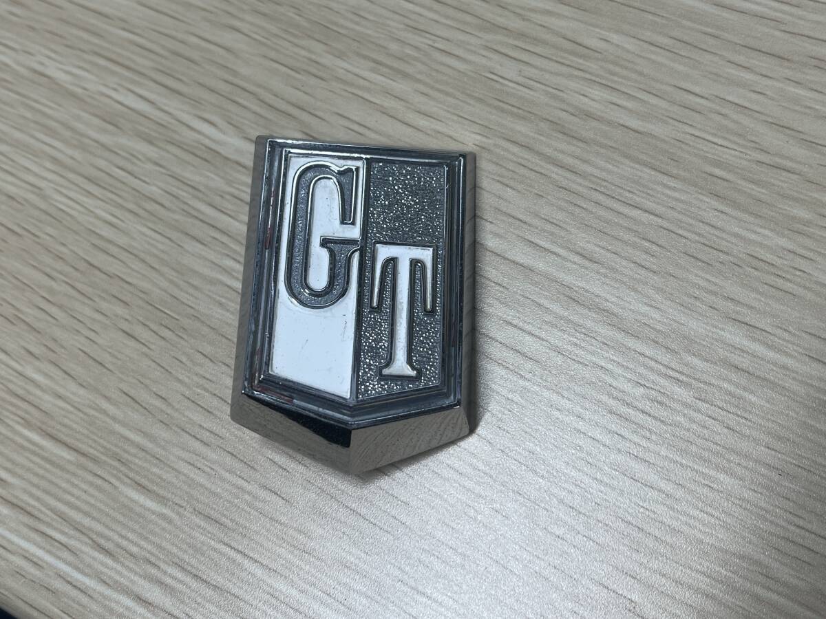 日産スカイライン2000GT エンブレム ハコスカ フロントフェンダー 1個 旧車 