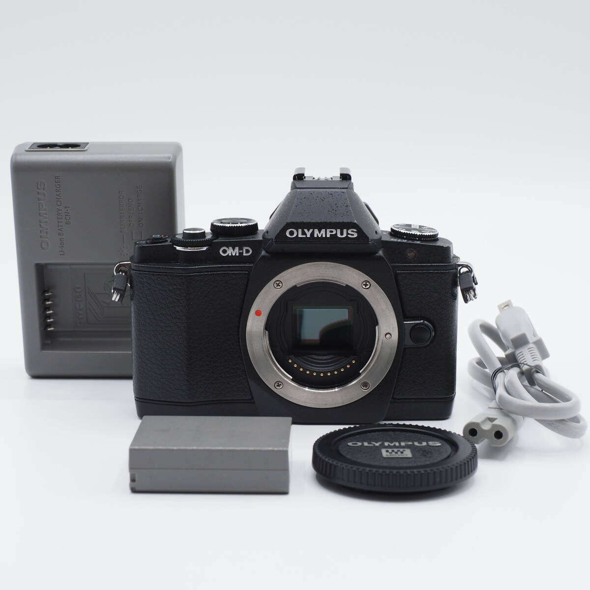 ショット数8,438回 OLYMPUS オリンパス ミラーレス OM-D E-M5 ボディ ブラック 極上品 #3009