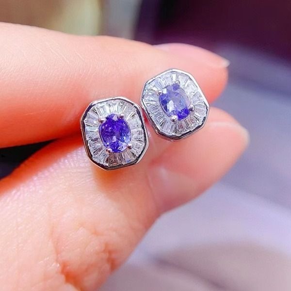 天然タンザナイトスタッドピアス、3*4mm、ナチュラル　□Co5384