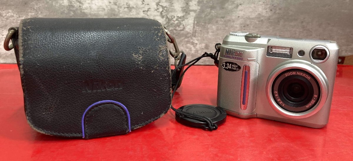 1円～　ジャンク　Nikon　ニコン　COOLPIX880　ZOOM NIKKOR 8-20mm 1:2.8-4.2　コンパクト　デジタルカメラ　ケース付き　通電可