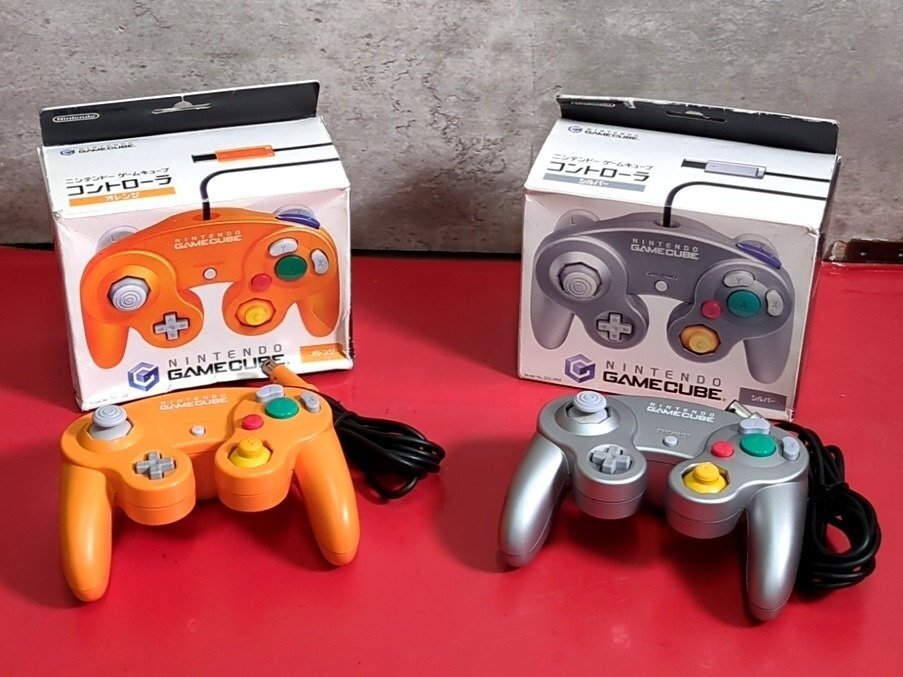 1円～　Nintend　任天堂　ニンテンドー　ゲームキューブ専用　コントローラ　シルバー　オレンジ　2点　まとめ売り　動作可