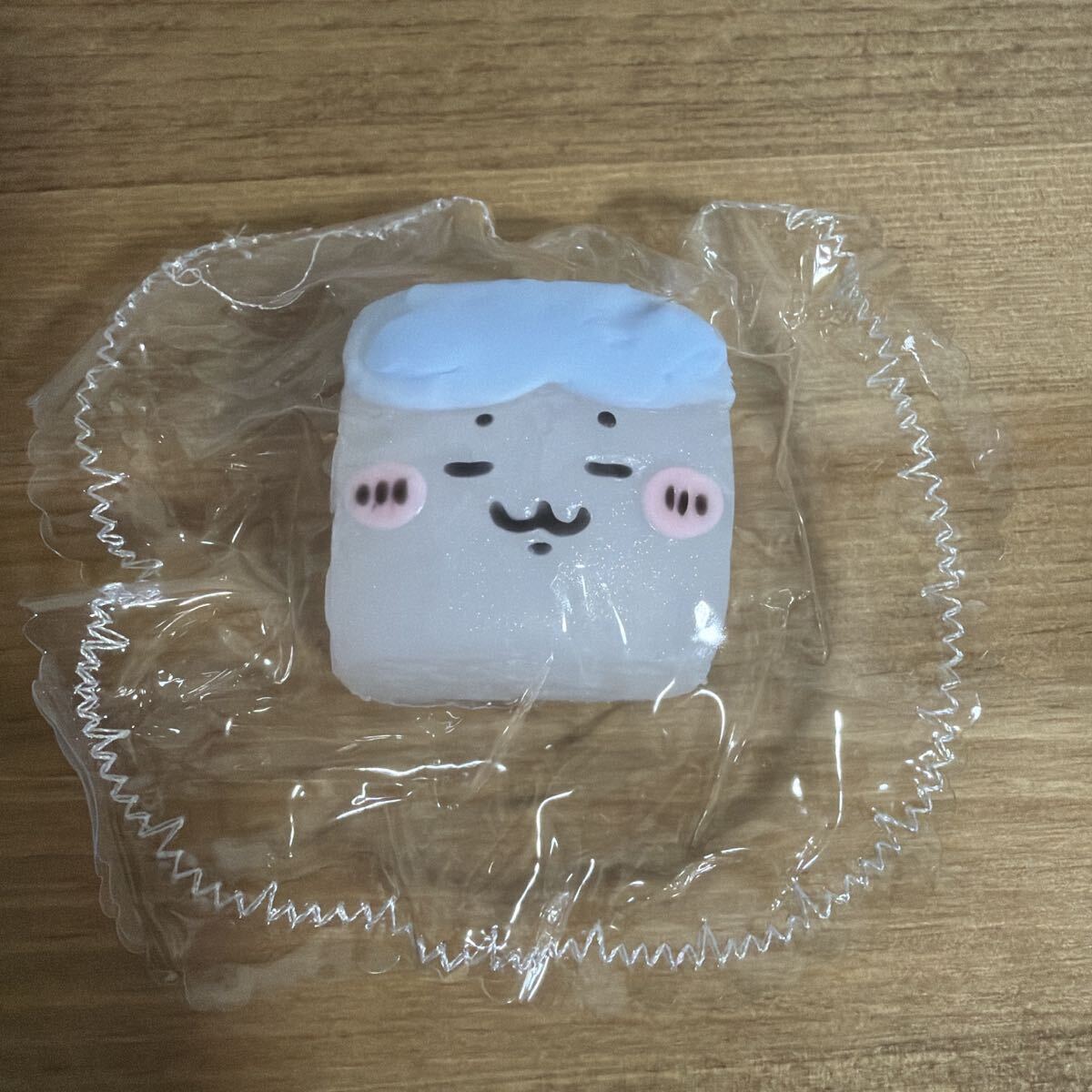 スクイーズ　ちいかわ　ハチワレ　ココオイル　偏光パール