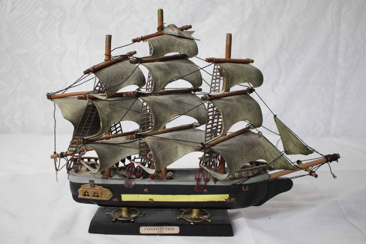 (734) 中古現状品 木製帆船 模型 CONSTITUTION 1814 Made in TAIWAN 帆掛け船 帆装船 舟 フネ 置物 詳細不明