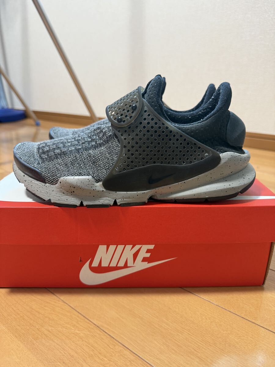 送料無料　中古品　 NIKE air max NOSTALGIC ナイキ エアマックス　ノスタルジック　国内正規品　メンズ25cm グレー系色