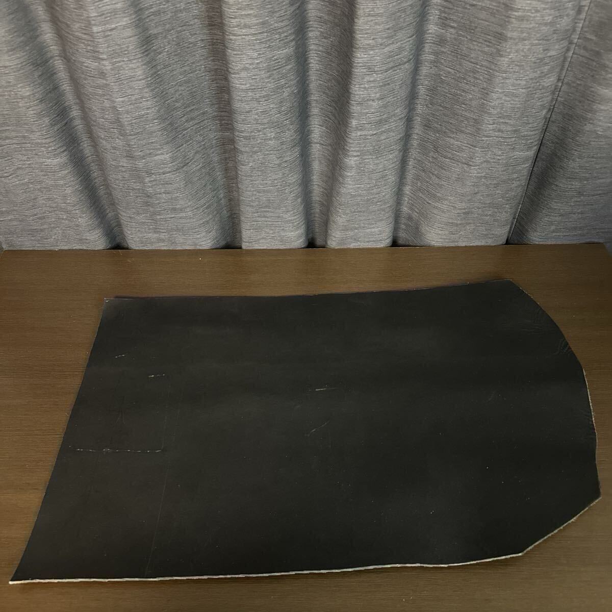 【未使用】 牛革　68cm×41cm 厚さ3mm ブラック レザークラフト