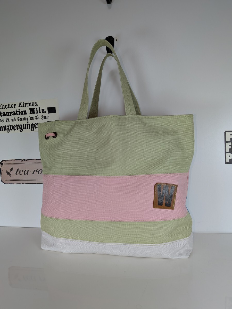 20♪お気に入りの帆布をパッチして★淡い色目の優しい雰囲気のバッグになりました★ランチボックスやペットボトルが入ります★