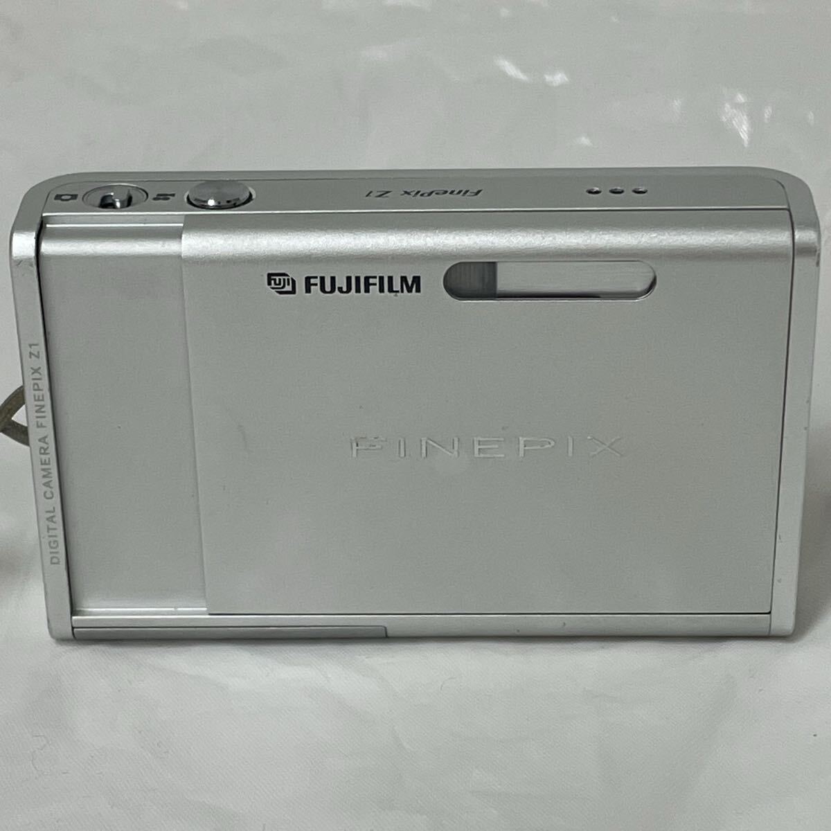 【B869-3】コンパクトデジタルカメラ 富士フィルム FinePix Z1 バッテリー付き 箱なし 単品のみ 現状渡し