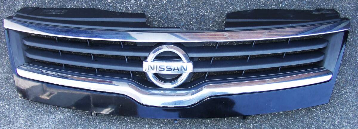 日産　ルークス ?　フロントグリル　パネル