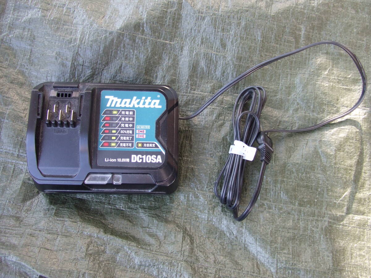 良品　マキタ　充電器　　DC10SA　10.8V　リチウム用　