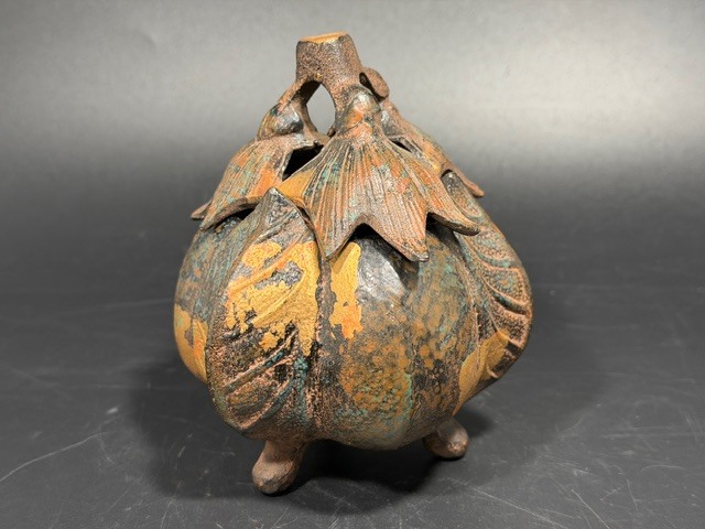 茄子型三足香炉 高さ(約)12.5cm×幅(約)10cm×奥行(約)10cm 重さ約903.5cm 未使用保管品