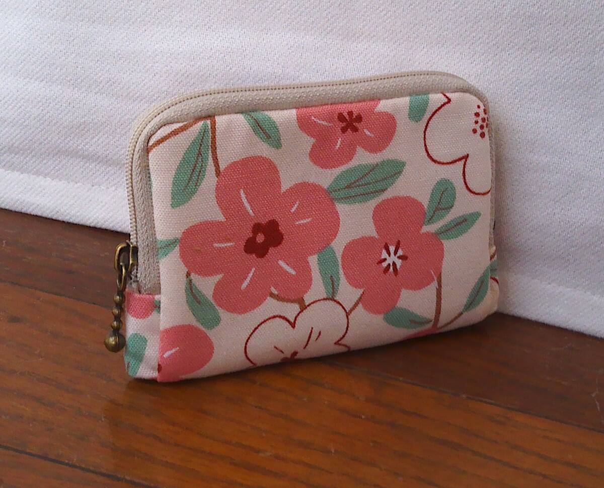★ファスナーカードケース★生成り系ピンク花葉っぱ