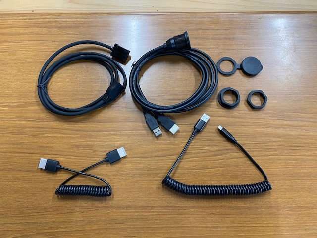 ガレージメカニック⑮ 4点フルセット HDMI接続ケーブル、HDMI&USBソケット、HDMIカールコード、ライトニングカールコード 車でユーチューブ