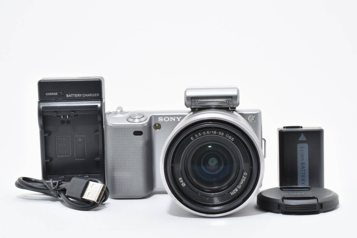 《 美品 》　ソニー　SONY α NEX-5 シルバー　レンズセット　＜ フラッシュつき・動作確認済み ＞　#31M26172T-10