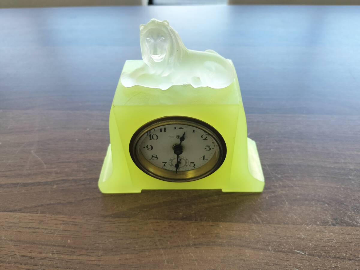 ウランガラス 大正期～昭和初期 置時計 　ゼンマイ式　東洋時計 TOYO CLOCK ライオン アンティーク