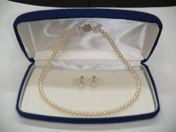 ★パール ネックレス・イヤリングセット/径 約5.6～6.0mm/留め具 SILVER/丸玉/真珠/アクセサリー/希少/美品★