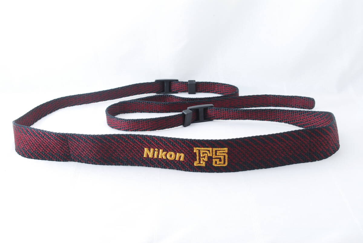 ☆未使用☆Nikon ニコン F5 専用 純正 カメラ ストラップ 刺繍文字 えんじ×金色(ゴールド) 刺繍文字 ネック ショルダー Camera Strap☆