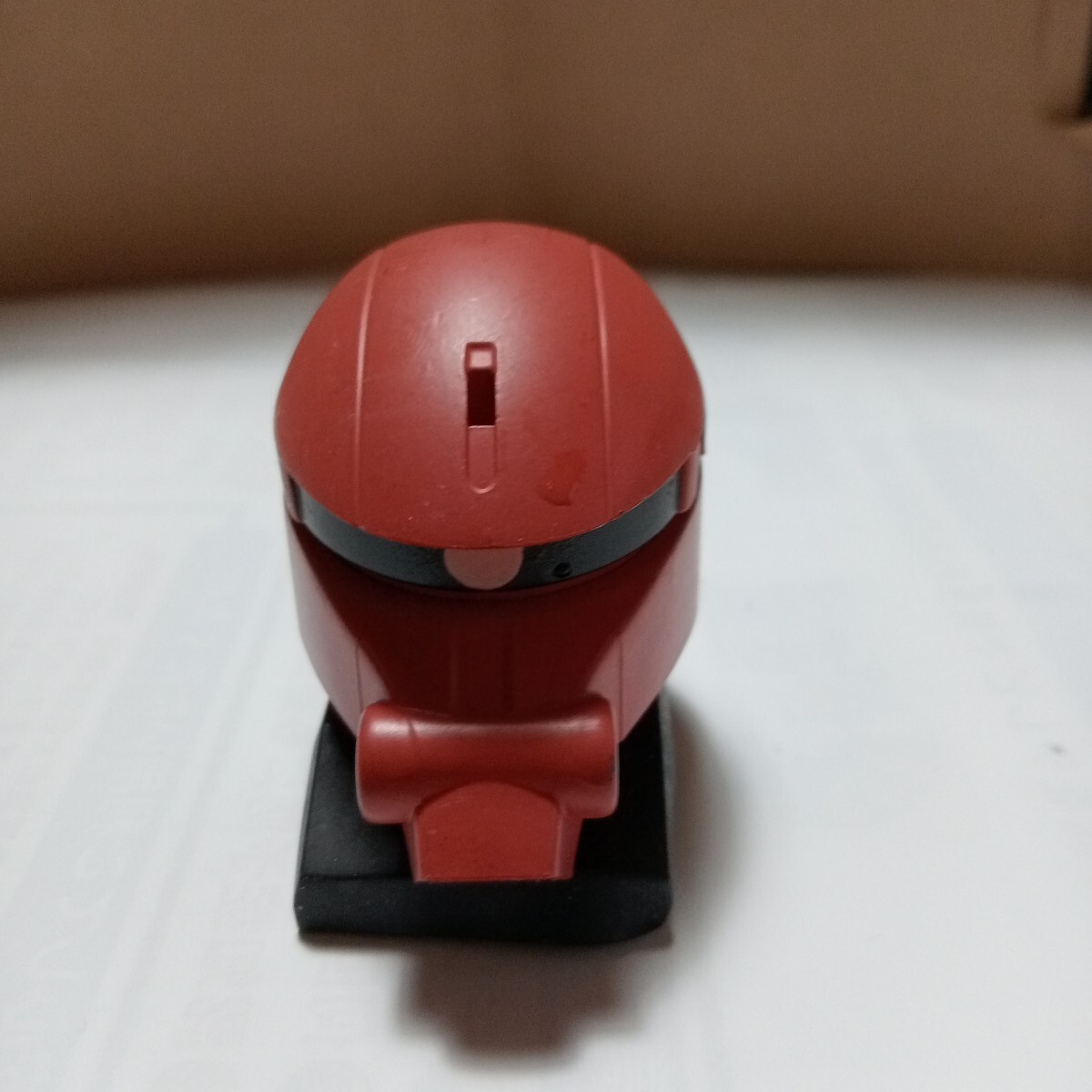 ガンダム2008年る　ザクヘッド　チョコレート カプセル？　フ