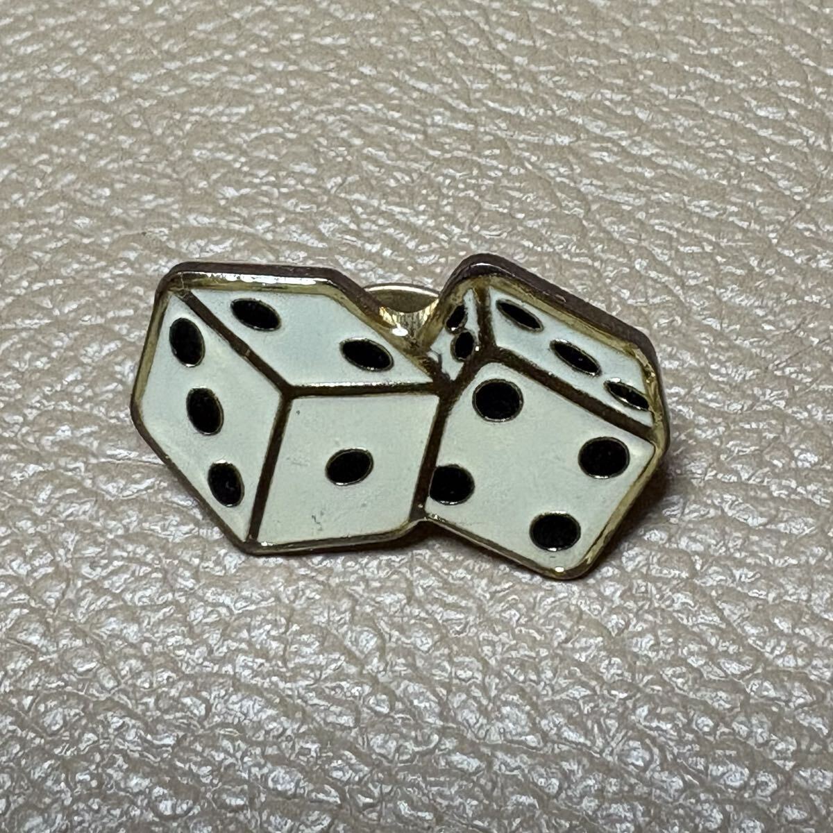 【Vintage】サイコロ ダイス ピンバッジ ピンズ ピン バッチ バッジ ラペルピン レトロ ロカビリー ヴィンテージ Pin Dice 