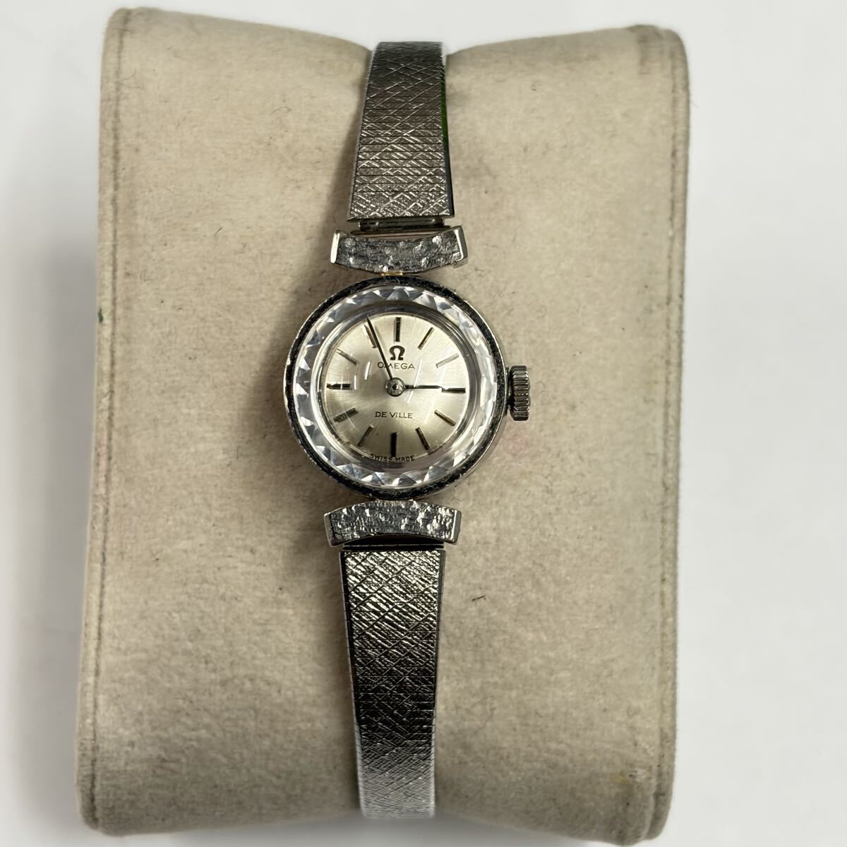 OMEGA De Ville オメガ デヴィル 金無垢 K18WG 750 手巻きレディース腕時計 カットガラス シルバー文字盤 511.246 Cal485 アンティーク