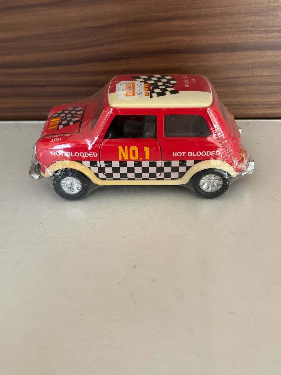 60.3.24.29 お25.No.3 未開封　HOT BLOODED No.1 ミニクーパーのミニカー