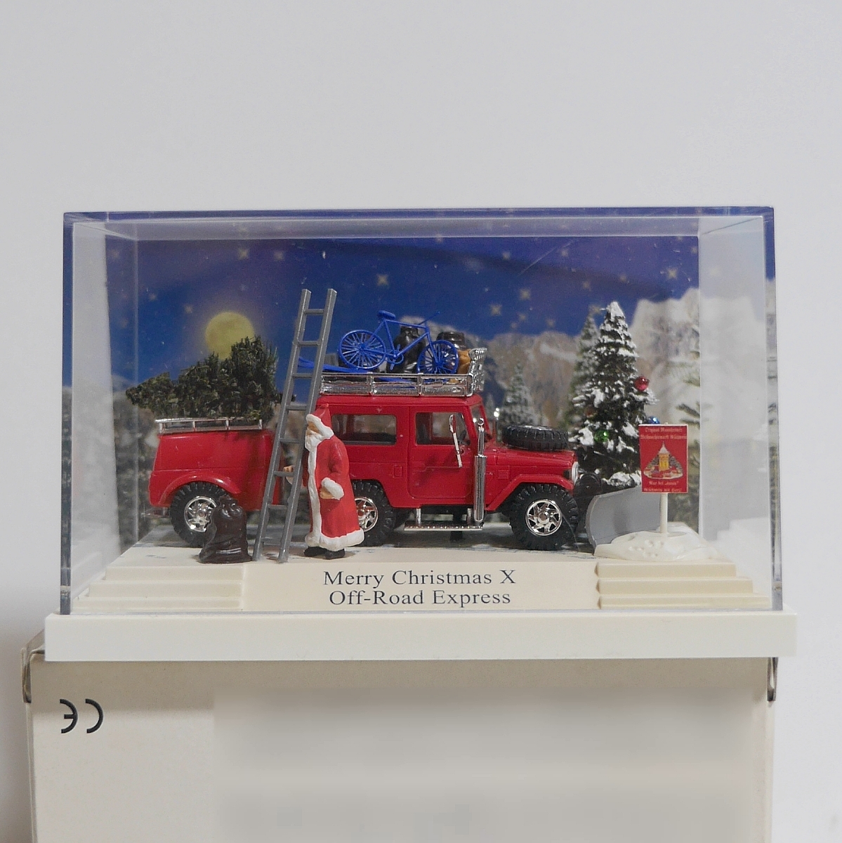 Buschブッシュ 1/87 HO トヨタ ランドクルーザーJ4　メリークリスマスX オフロードエクスプレス　KLEINDIORAMA ジオラマ
