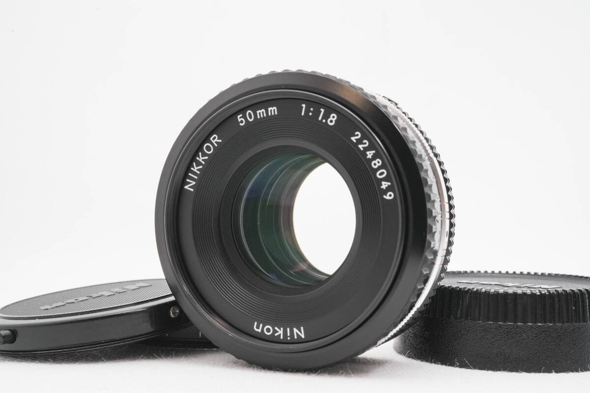 [美品] Nikon NIKKOR AIS 50mm F1.8　50/1:1.8　ニコン　AISニッコール　MFレンズ パンケーキ単焦点レンズ　＃855