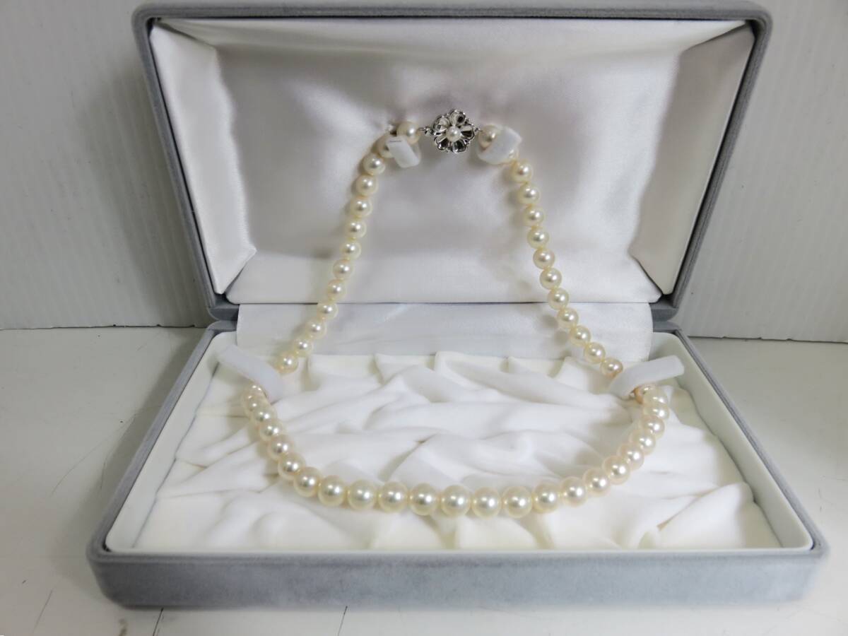 アコヤ真珠　パール ネックレス　本真珠　あこや　テリ強　K14WG　金具　刻印　8mm～7.5ｍｍ　全長約42cm　総重量36.9g 　ケース付