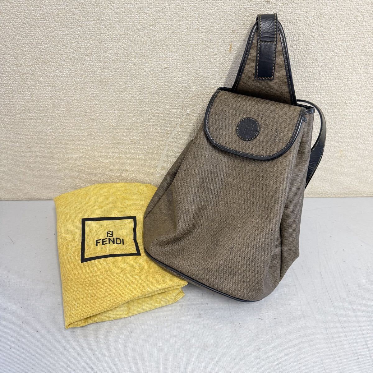 ■24 FENDI フェンディ ショルダーバッグ ワンショルダー ボディバッグ