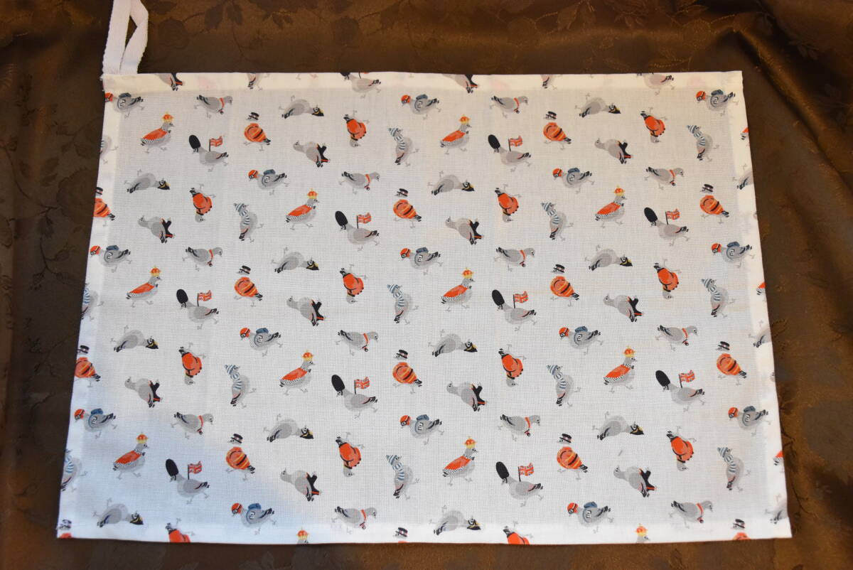 HM33*条件付き送料無料も有！*ランチョンマット*キャスキッドソン生地*鳩*ハト*30.5×43.5*ハンドメイド*おしゃれ*可愛い*敷物*シート