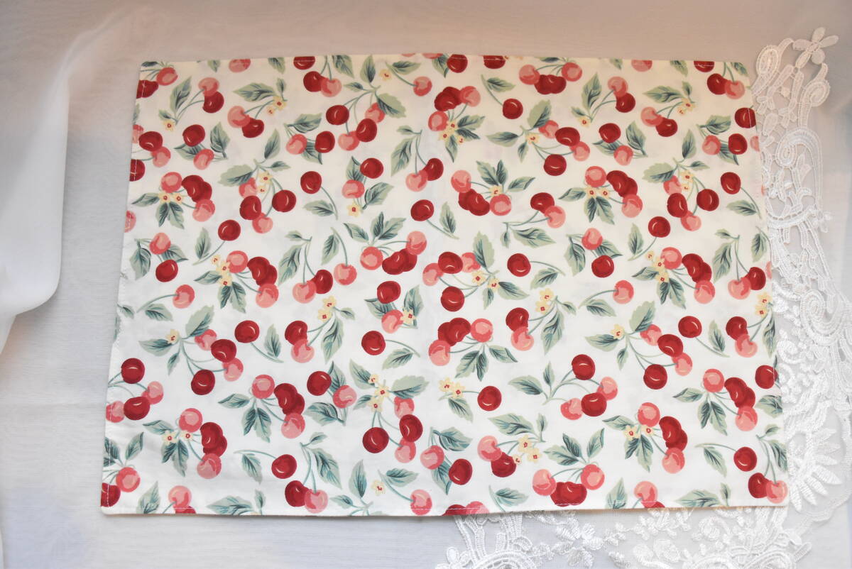 HM41*条件付き送料無料も有！*ランチョンマット*32.5×45.5*ハンドメイド*チェリー*さくらんぼ*リバーシブル*おしゃれ*上品*おもてなし
