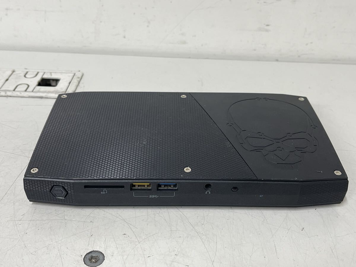 D864 Intel 小型PC Skull Canyon NUC6I7KYK (Core i7-6770HQ) 