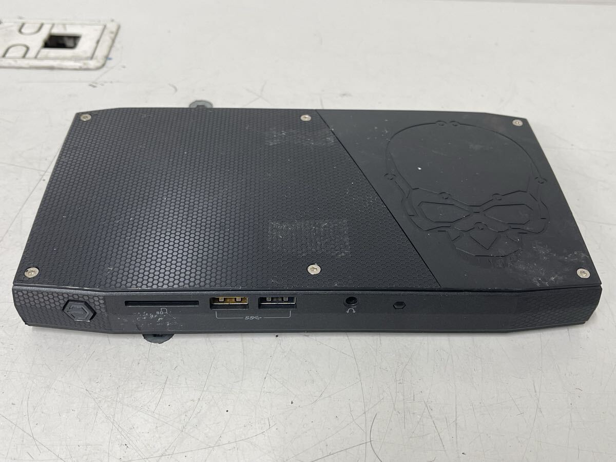 D865 Intel 小型PC Skull Canyon NUC6I7KYK (Core i7-6770HQ) 