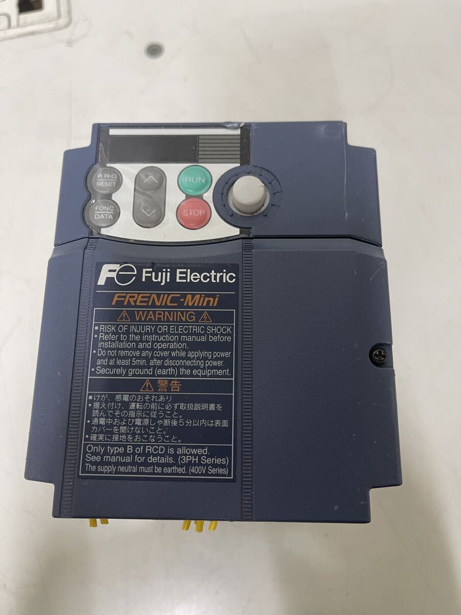 D794 富士電機 FUJI FRN1.5C2S-2J インバーター