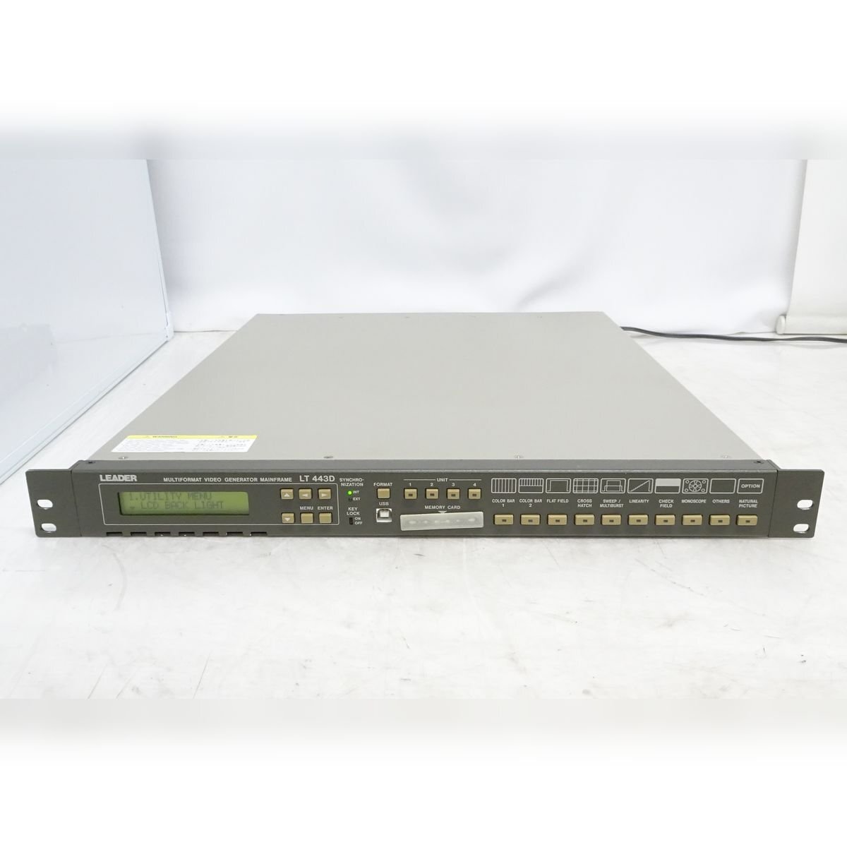 LEADER LT443D マルチフォーマットビデオジェネレーター（BL/SD/HDボード搭載）HD-SDI対応【中古/動作品】#438257
