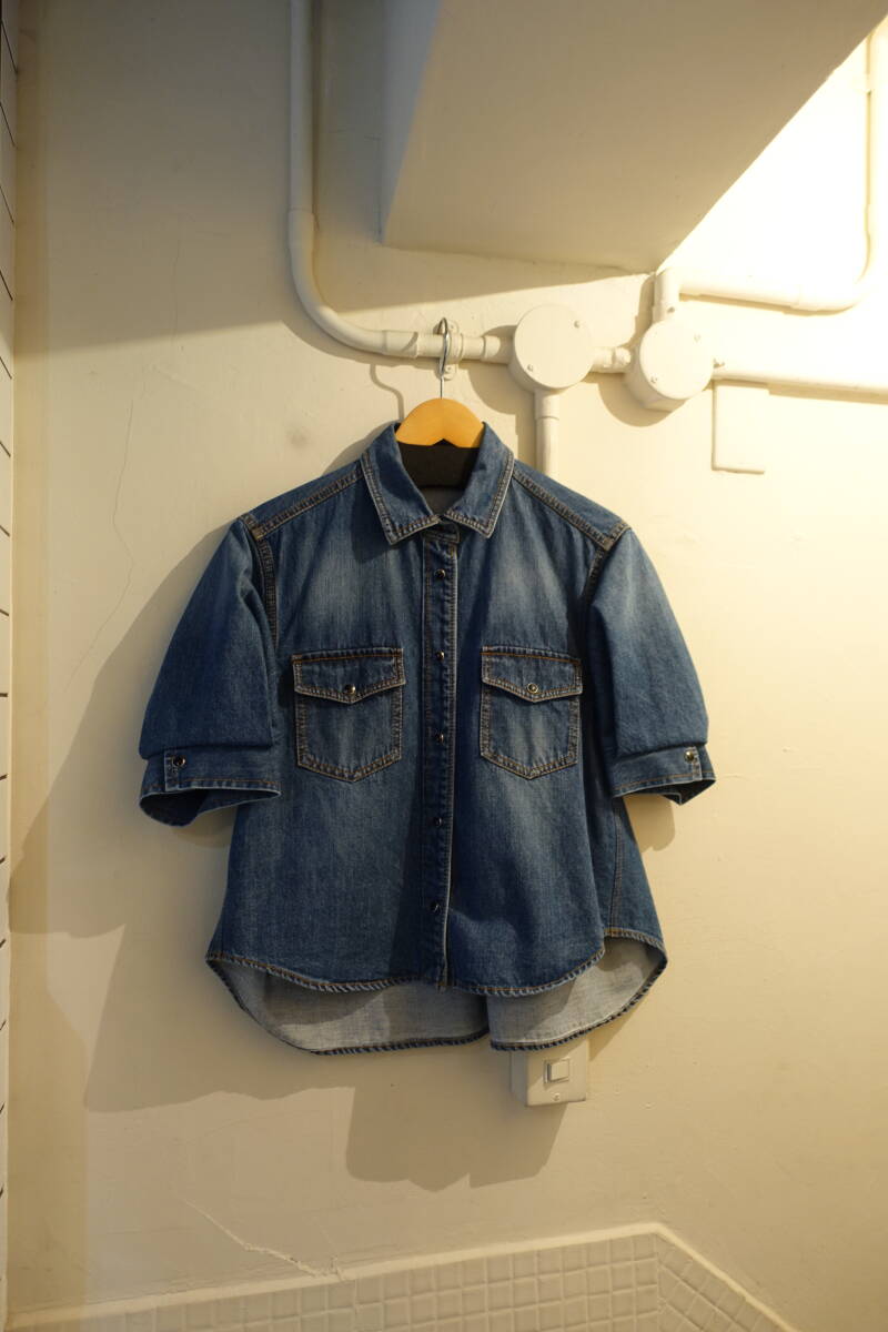 ◎sacai サカイ ボリュームスリーブ デニム 半袖 シャツ ブラウス 23SS 定価69300円 サイズ1 23-06484