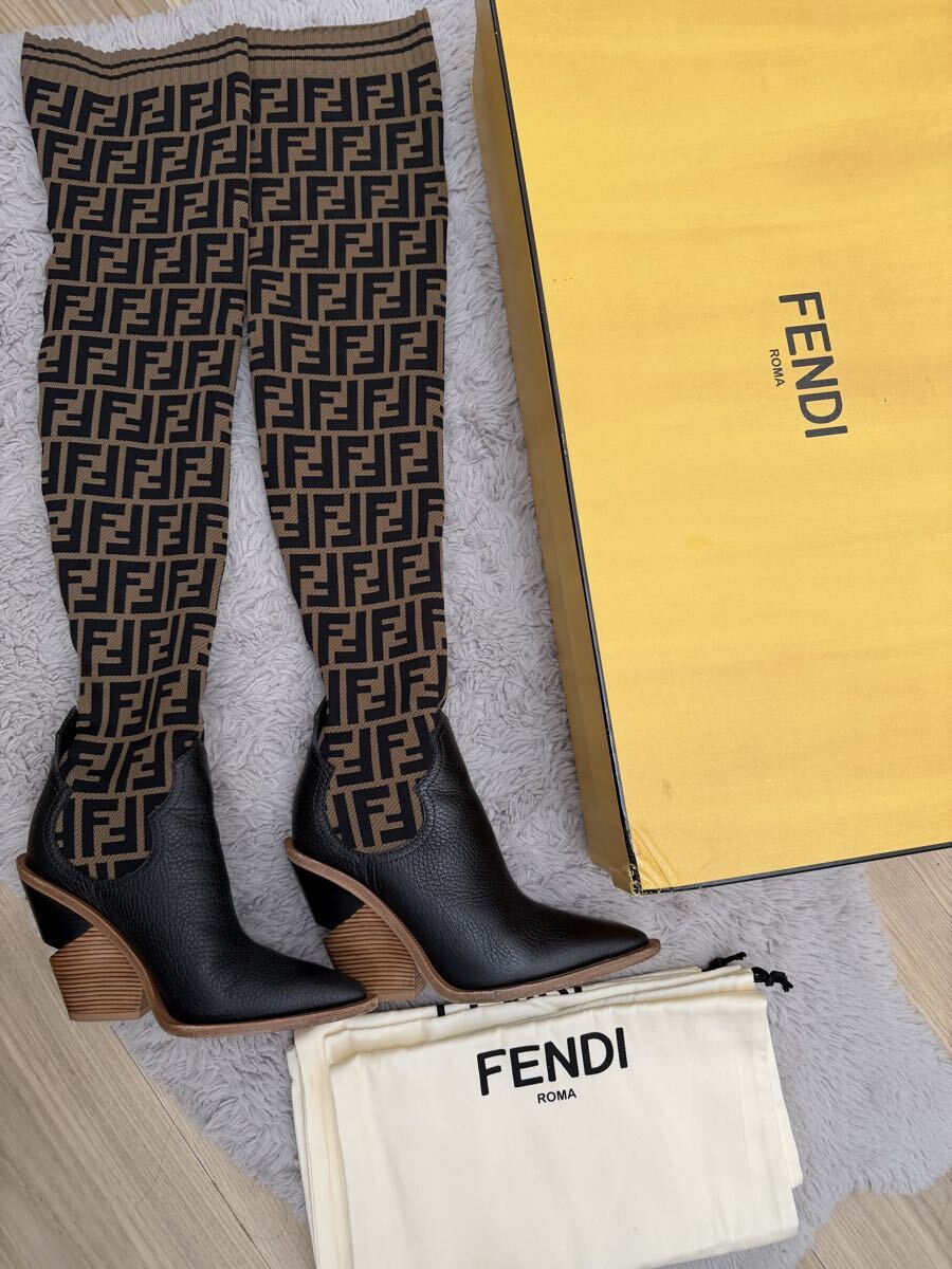 フェンディ　ニーハイソックス　ズッカ柄　ブーツ
