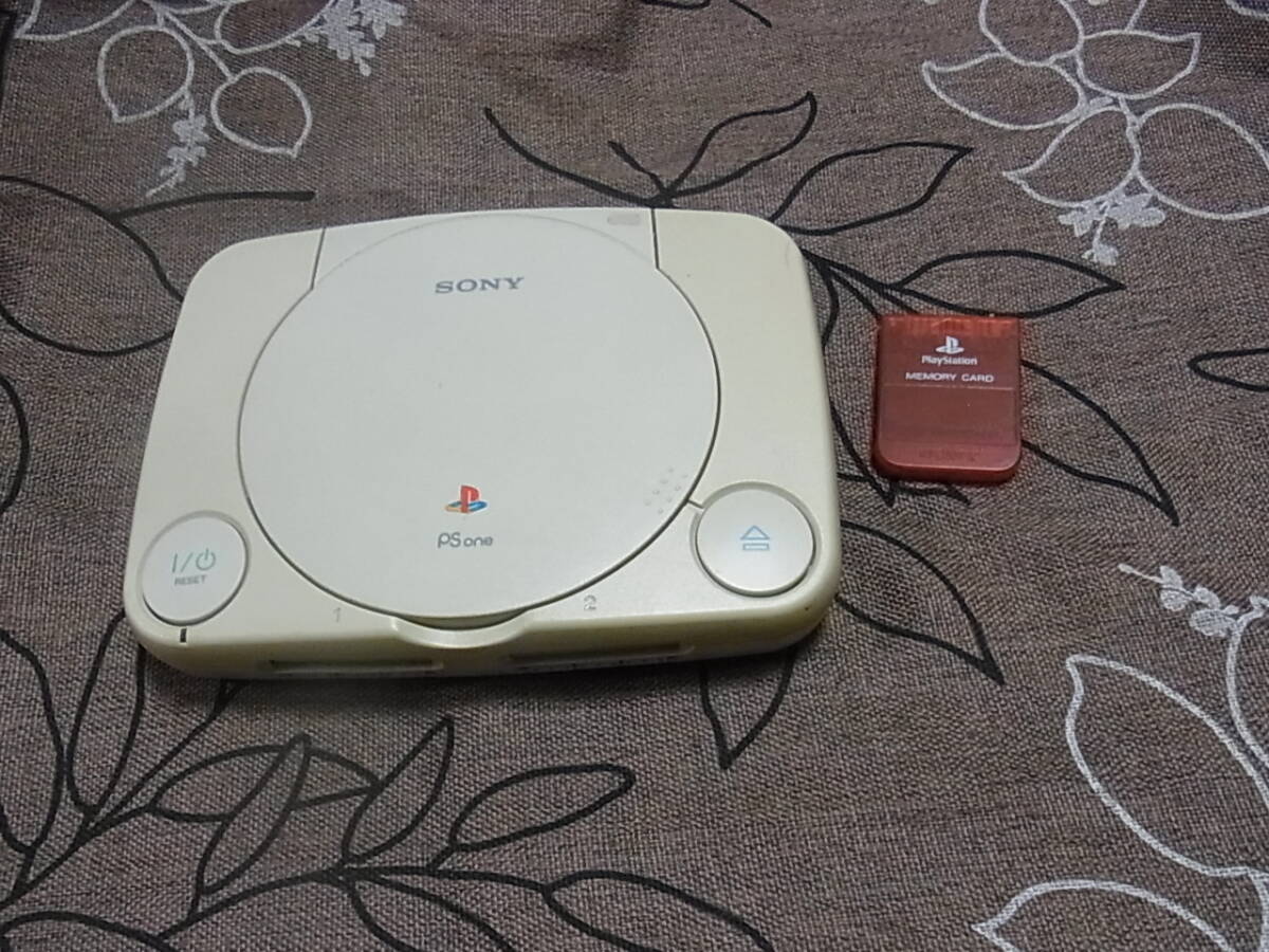  SONY 　 PS one プレイステーション ワン 本体 SCPH-100　純正メモリーカード付き　動作品