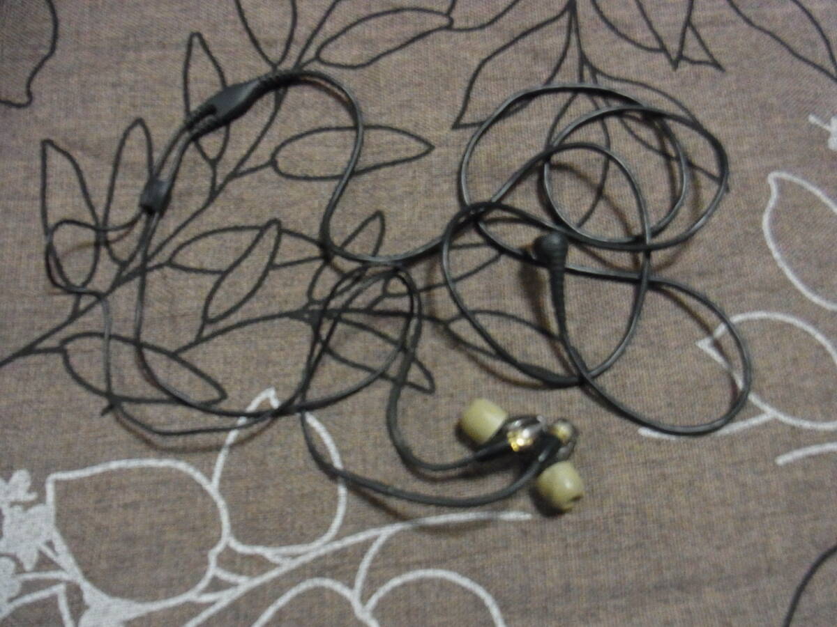 状態良好　SHURE シュア SE425　 有線 　カナル型イヤホン　動作確認済