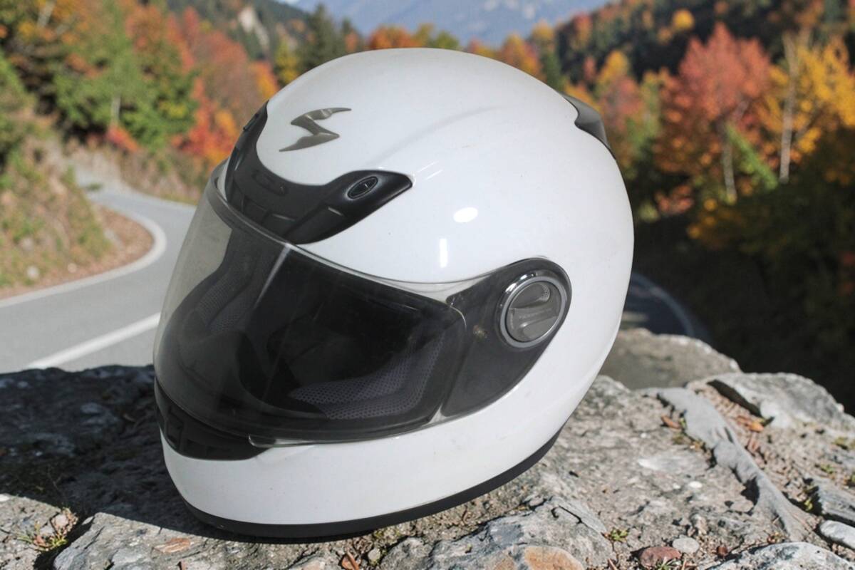 スズキ　EXO-400V　スコーピオンEXOの先進技術で最高レベルの頭部保護を実現 快適なフィット感で長距離ライディングも疲れ知らず 