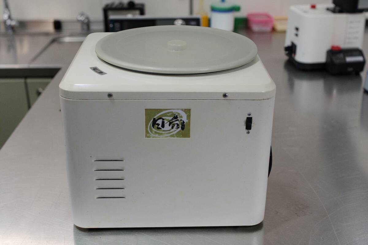3升対応！もちから味噌まで。一台二役の本格派それが日向、もっと手軽に。アライの卓上もちつき機 日向で和やかなひとときを演出しませんか