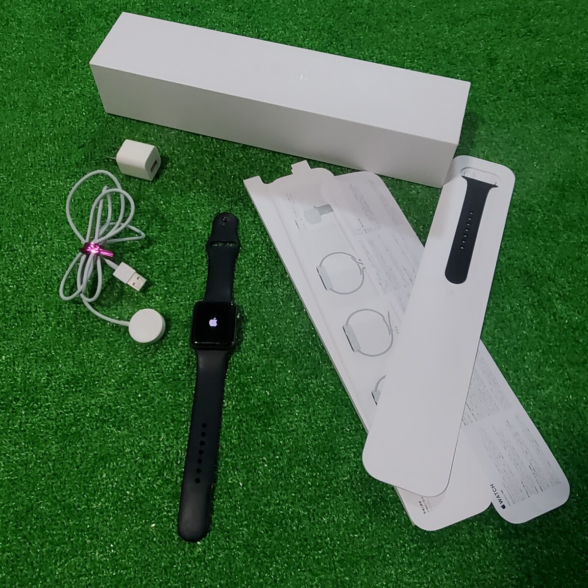 Apple Watch アップルウォッチ WR-50M SERIES2 42MM ラバーベルト スマートウォッチ 通電確認済み 充電器あり 箱あり