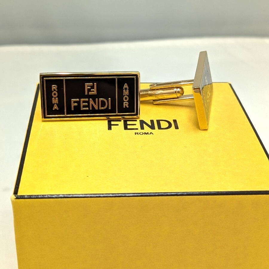 FENDI カフリンクス フェンディ カフスボタン カフス (北5604)