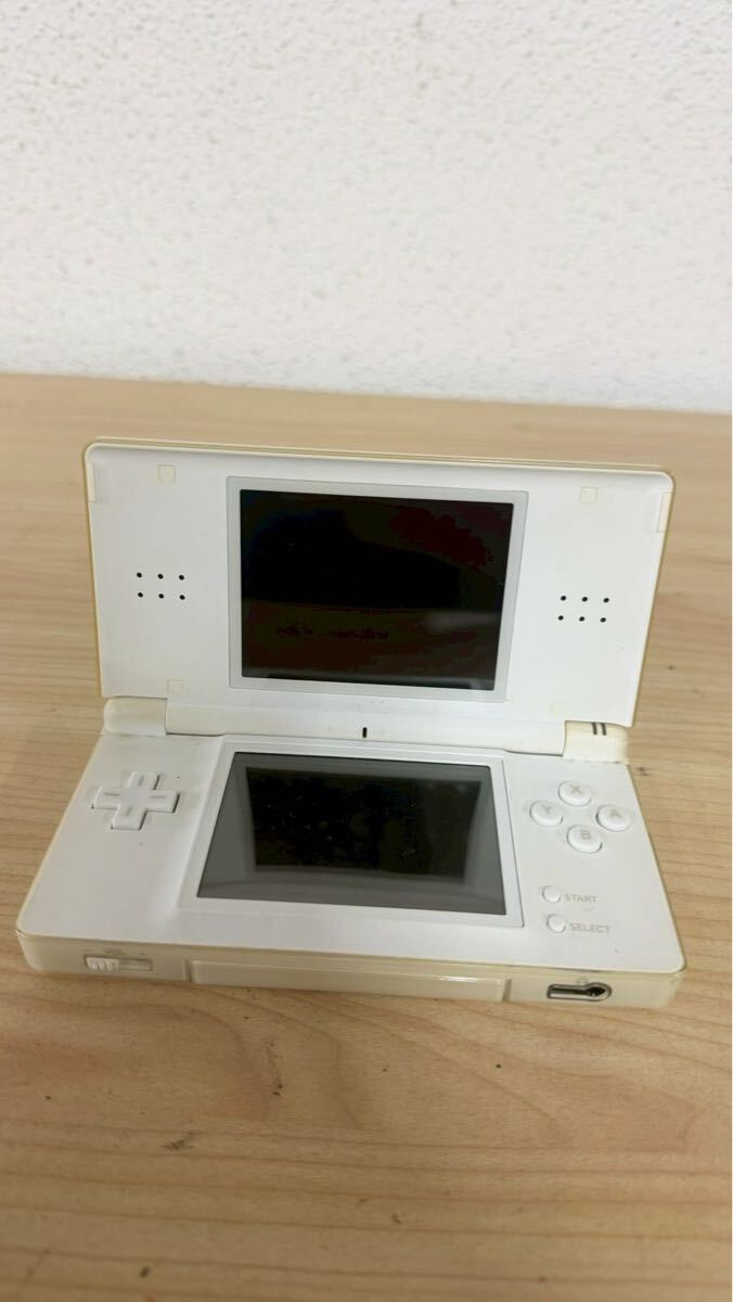1円～【通電確認済み】Nintendo 任天堂 ニンテンドー DS Lite 本体 ホワイト ペン付き 現状保管品 USG-001 ゲーム機