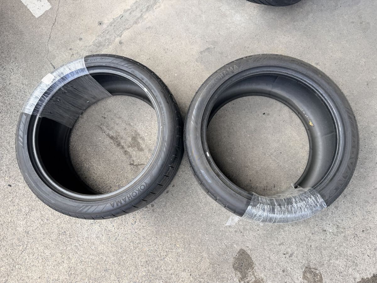 タイヤ（YOKOHAMA ADVAN Sport V107 MO1 325/35R22／2023年23週）付属、細かなひびあり（現状品）