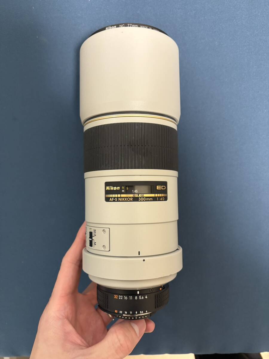 外観美品 Nikon AF-S NIKKOR 300mm F4 D IF-ED ニコン ライトグレー 単焦点 望遠レンズ 希少な銘玉 現状品 1円〜 売り切り A0247T240718
