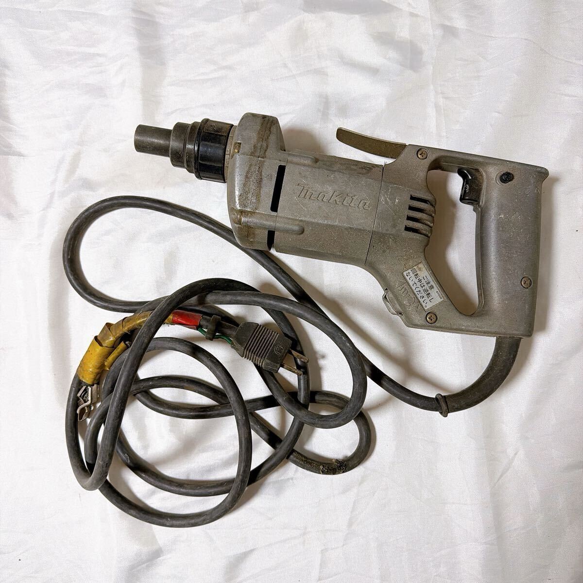 動作品 マキタ スクリュードライバー 6801N 6mm 5.2A 2500/min. 電動工具 電気ドリル makita 電動ドリル コード式 大工道具 中古品 保管品