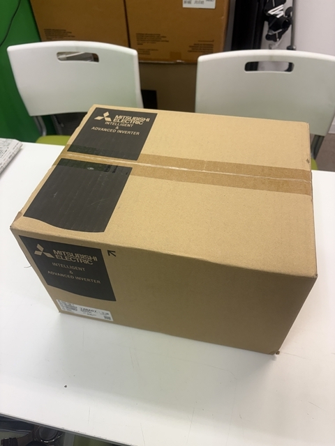 伊9795 未開封品 三菱電機 インバータ FR-F820-11K-1 F800シリーズ 三相200V入力 11kW ファン・ポンプ用インバーター 省エネ